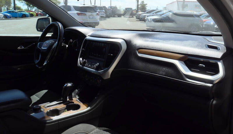 2018 GMC Acadia SLE-2