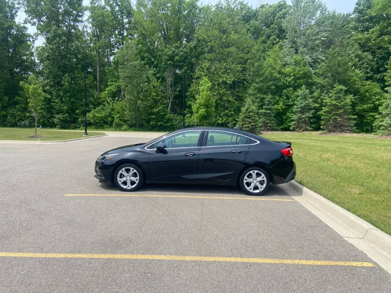 2017 Chevrolet Cruze for sale at ZAKS AUTO INC in Detroit, MI