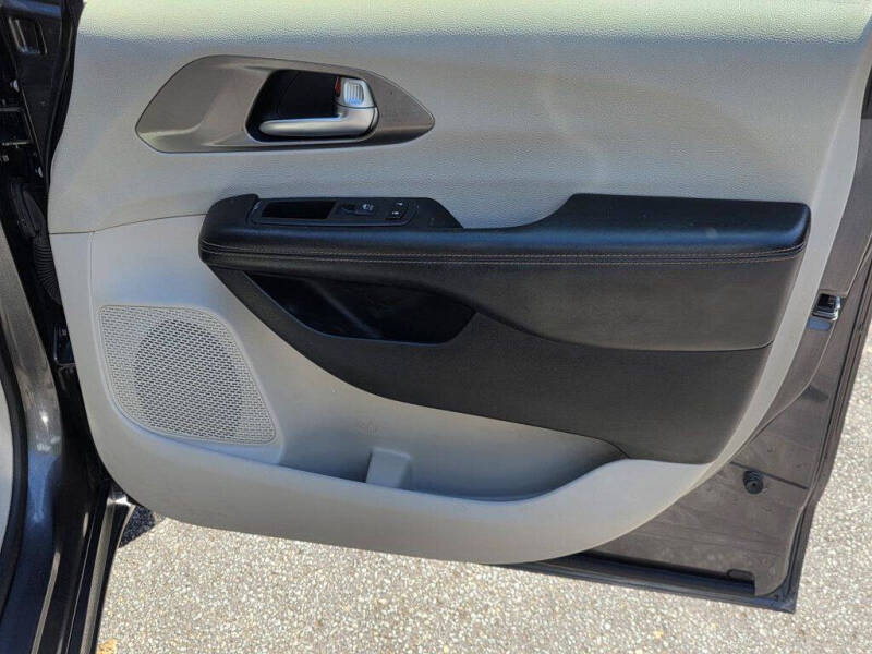 2020 Chrysler Pacifica Touring L
