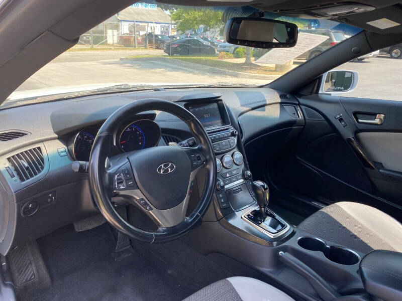 2014 Hyundai Genesis Coupe 2.0T Premium