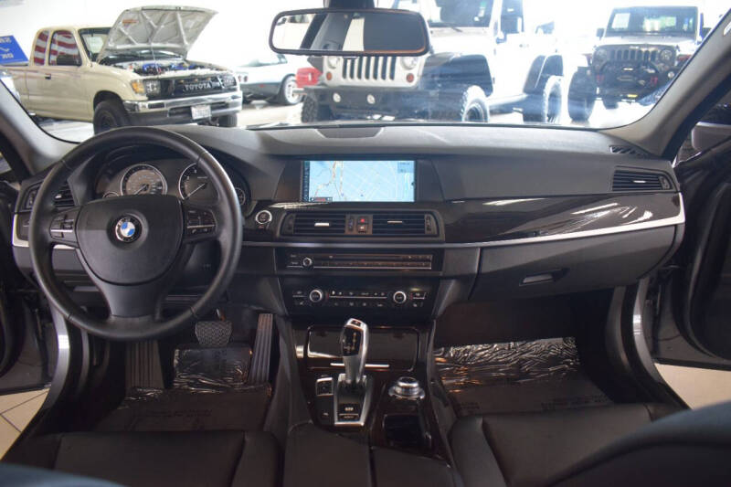 2012 BMW 5 Series 528i