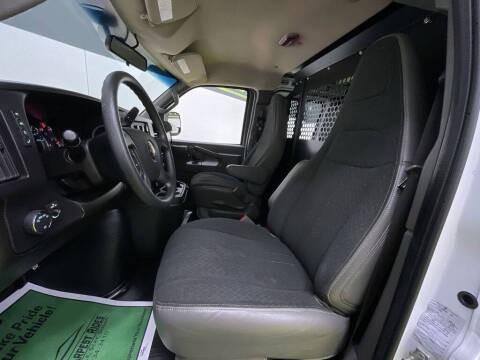 2022 Chevrolet Express 2500