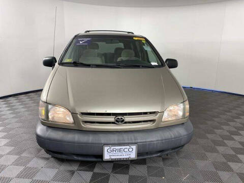2000 Toyota Sienna