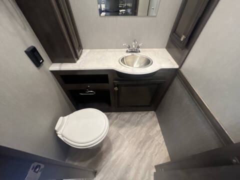 2020 Holiday Rambler Invicta