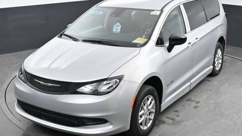 2024 Chrysler Voyager LX