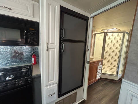 2005 Freightliner XCS Chassis