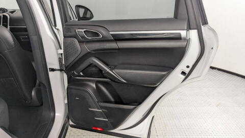 2014 Porsche Cayenne Platinum