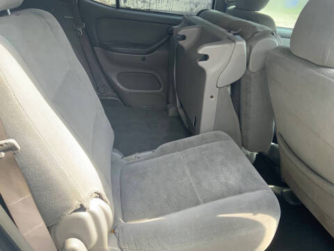 2005 Toyota Sequoia SR5