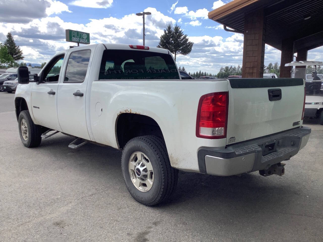 White 2011 GMC Sierra 2500HD SLE 2