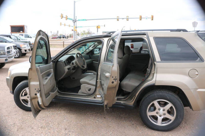 Image 7 of 2006 Jeep Grand Cherokee Laredo
