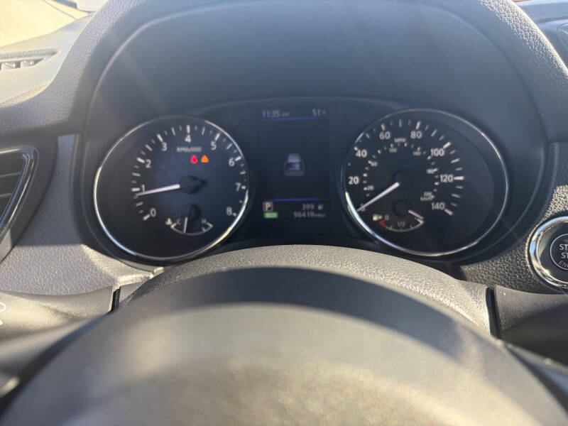 2020 Nissan Rogue SV