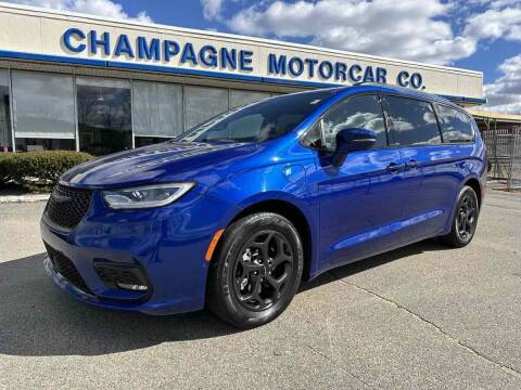 2021 Chrysler Pacifica Hybrid for sale at Champagne Motor Car Company in Willimantic CT