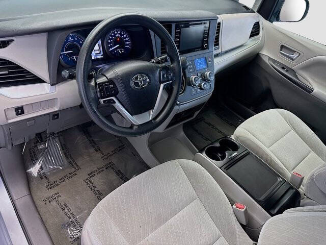 2018 Toyota Sienna LE 8-Passenger