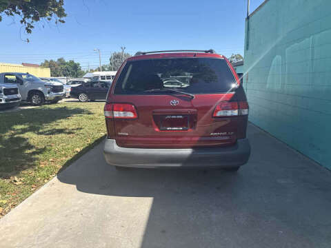 2002 Toyota Sienna LE