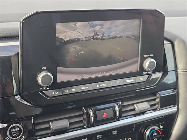 2024 Nissan Pathfinder SV