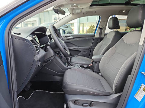 2025 Volkswagen Taos SE Black