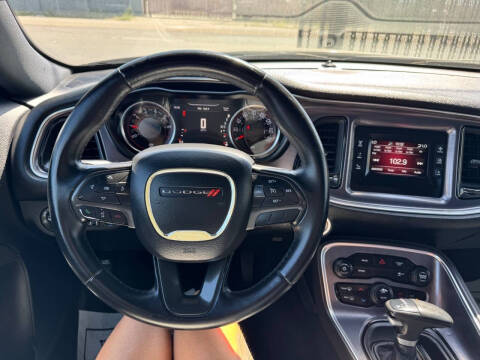 2017 Dodge Challenger SXT