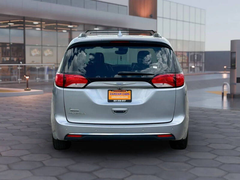 2018 Chrysler Pacifica Touring L
