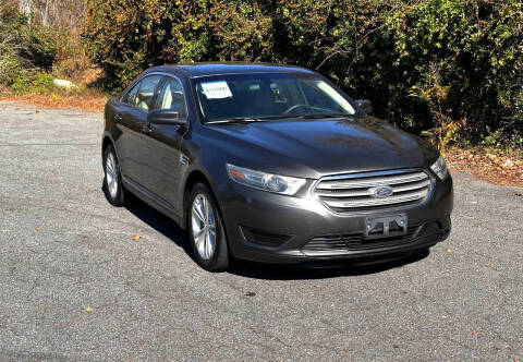 2017 Ford Taurus SE