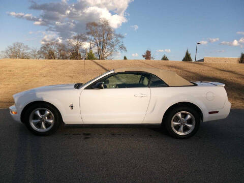 2007 Ford Mustang V6 Deluxe