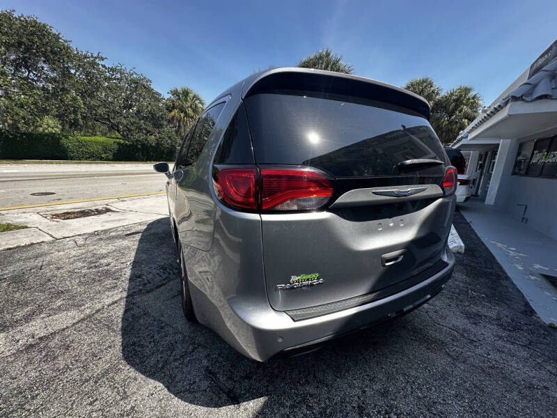 2019 Chrysler Pacifica Touring L