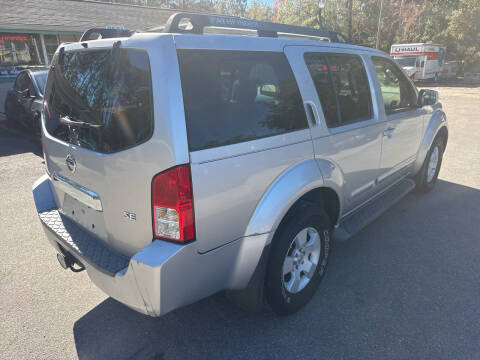 2006 Nissan Pathfinder LE