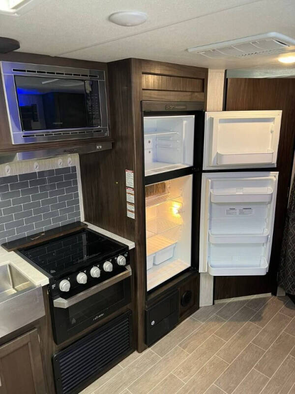 2020 Forest River Cherokee Grey Wolf