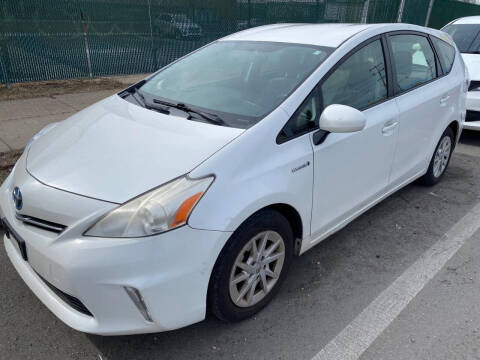2012 Toyota Prius v Two