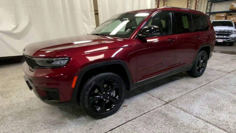 2022 Jeep Grand Cherokee L for sale at Victoria Auto Sales in Victoria, MN