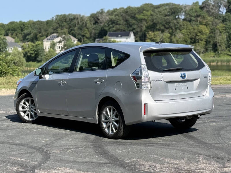 2012 Toyota Prius v Two