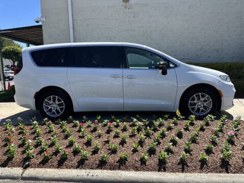2024 Chrysler Pacifica Touring L