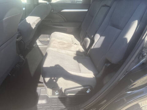 2015 Toyota Highlander LE