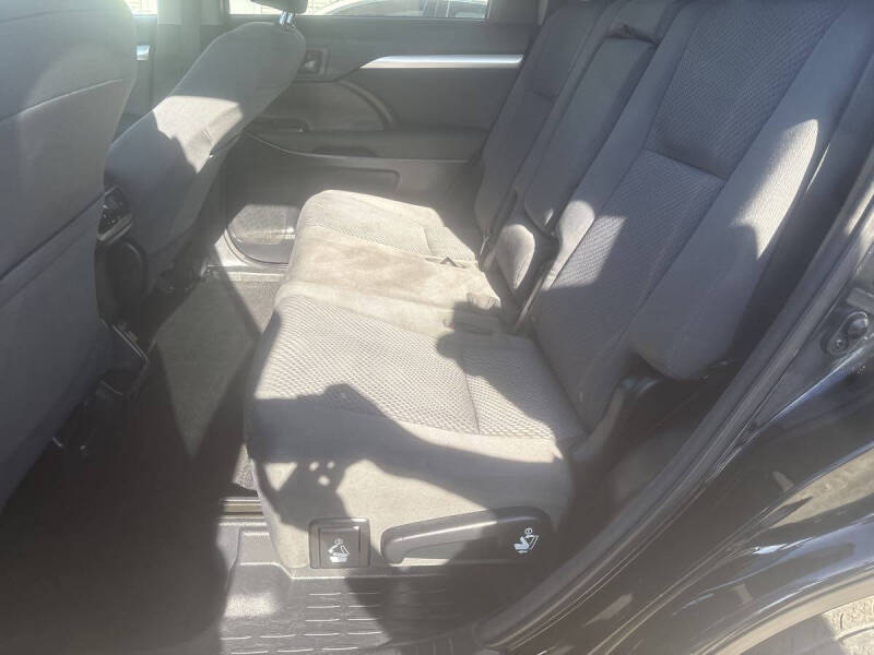 2015 Toyota Highlander LE