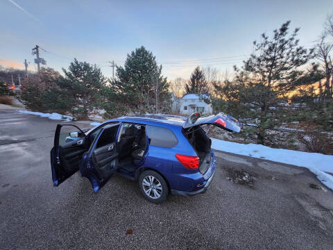 2017 Nissan Pathfinder SV