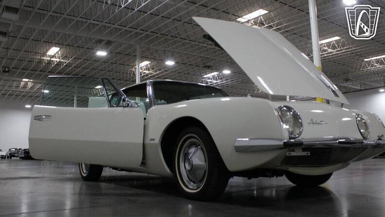 1964 Studebaker Avanti