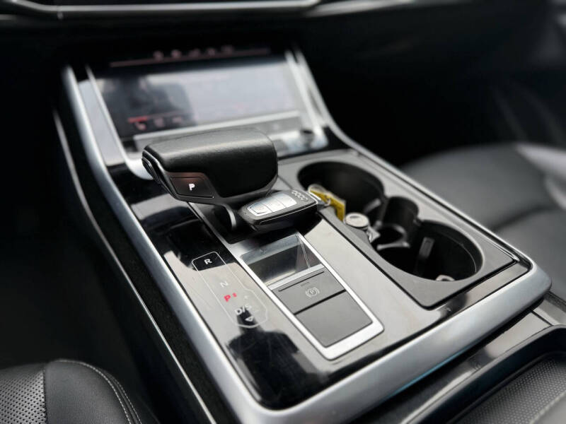 2019 Audi Q8 quattro Premium Plus 55 TFSI