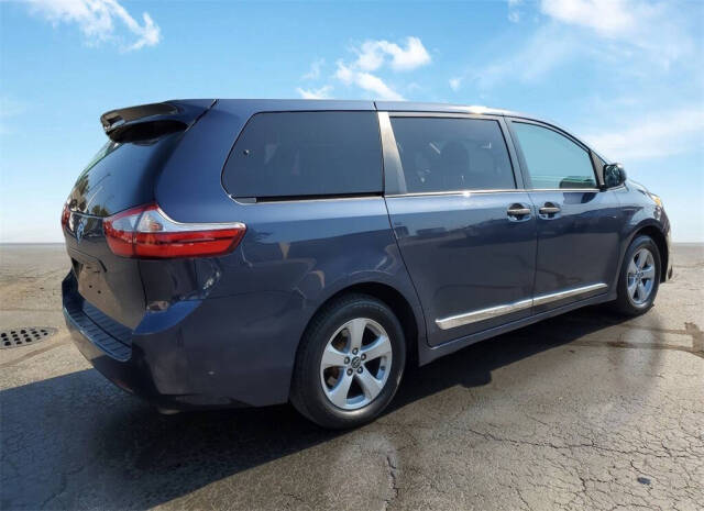 2018 Toyota Sienna for sale at Muskegon Motors in Muskegon, MI