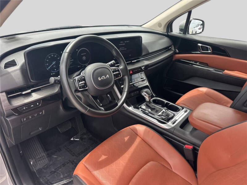 2023 Kia Carnival SX