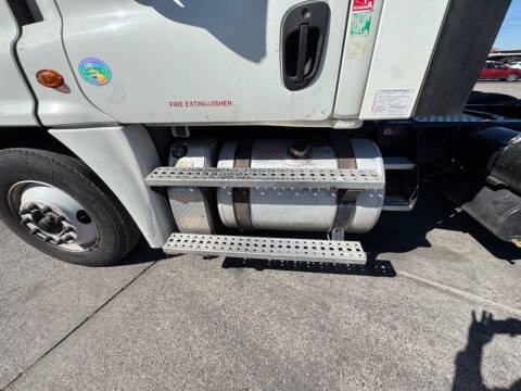 2016 Freightliner Cascadia