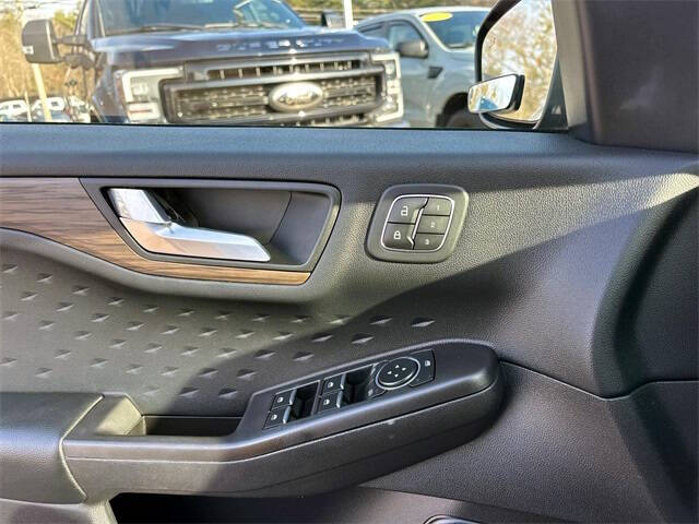 2020 Ford Escape Hybrid Titanium