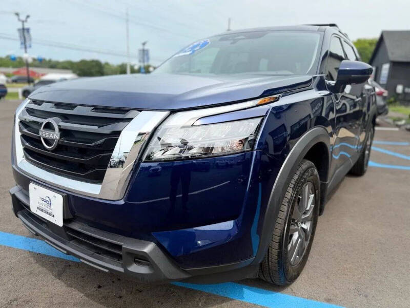 2025 Nissan Pathfinder SV
