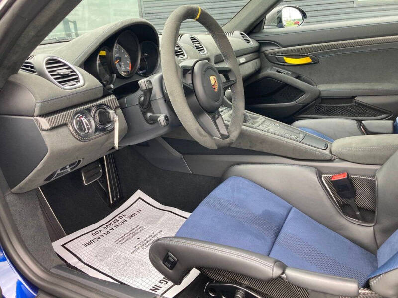 2023 Porsche 718 Cayman GT4 RS