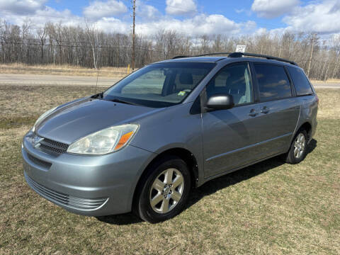 2004 Toyota Sienna LE 8 Passenger