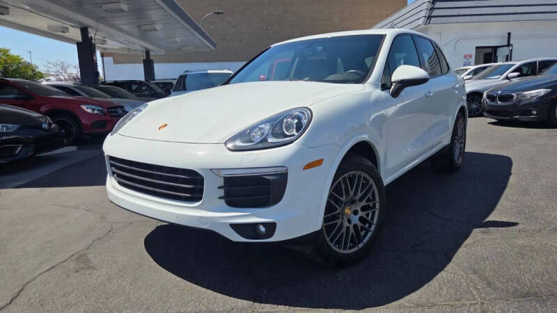 2017 Porsche Cayenne Platinum Edition