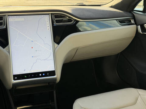 2016 Tesla Model S 70D