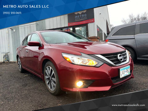 2017 Nissan Altima for sale at METRO AUTO SALES LLC in Lino Lakes MN