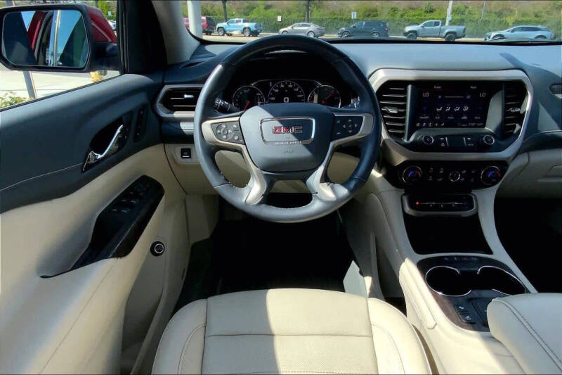 2020 GMC Acadia Denali
