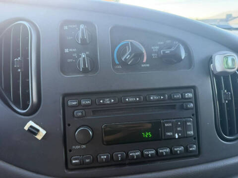 2006 Ford E-Series E-350 SD XLT
