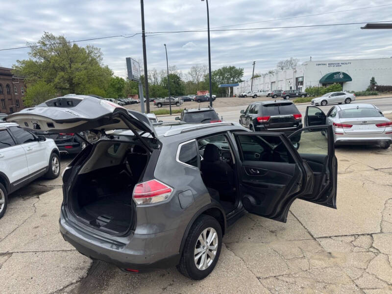 2016 Nissan Rogue SV