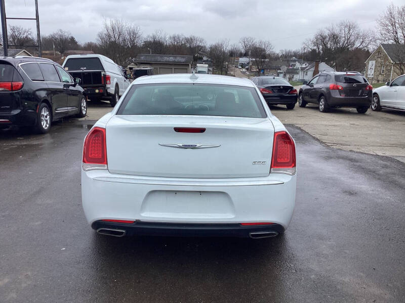 2018 Chrysler 300 Touring